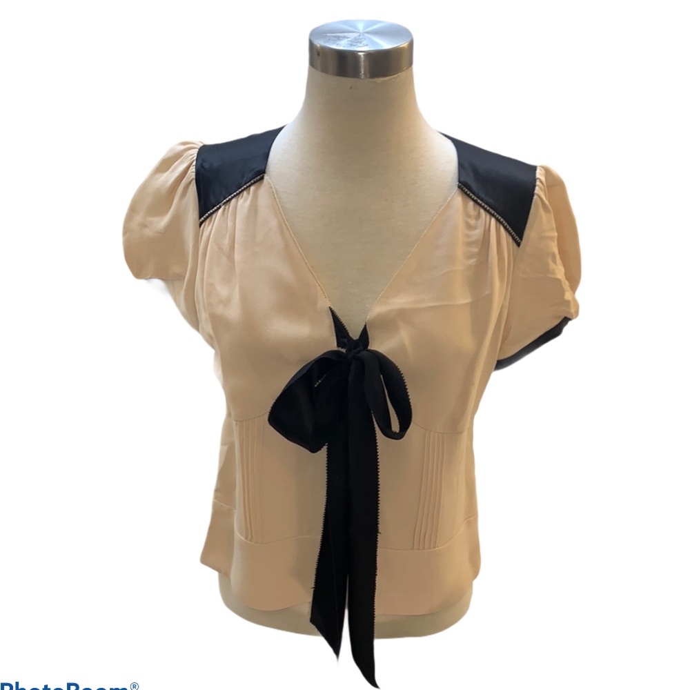 DVF Pretty Little Liars Silk Cafe Blouse. EUC 4